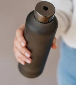 My Equa - Glazen Drinkfles - Ash - 750 Ml -Waterfles Voor Buiten 1082x1200