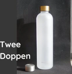 Aquachic - 1L Waterfles Met 2 Doppen En Tijdsmarkeringen - Lekvrij & Licht - Duurzaam - Nederlands Merk - Drink Fles / Bidon- Wit 1 Liter -Waterfles Voor Buiten 1177x1200 1