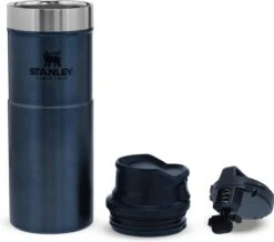 Stanley Trigger-Action Travel Mug 0.47L - Thermosfles - Nightfall -Waterfles Voor Buiten 1200x1061 1