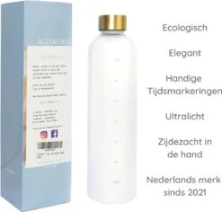 Aquachic - 1L Waterfles Met 2 Doppen En Tijdsmarkeringen - Lekvrij & Licht - Duurzaam - Nederlands Merk - Drink Fles / Bidon- Wit 1 Liter -Waterfles Voor Buiten 1200x1146