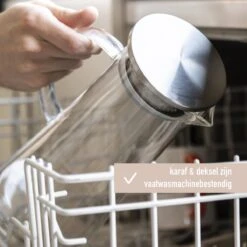 MÊZON® Schenkkan - Glazen Waterkan - Waterkaraf Voor Fruitwater - Multifunctionele Decanteer Karaf - Kan Met Deksel - 1.5L Capaciteit 12 MÊZON® Schenkkan - Glazen Waterkan - Waterkaraf Voor Fruitwater - Multifunctionele Decanteer Karaf - Kan Met Deksel - 1.5L Capaciteit -Waterfles Voor Buiten 1200x1200 1396