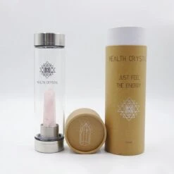 Health Crystal - 550 ML - Luxe Waterfles Met Kristal - Roze Quartz - Zorgt Voor Energie - Detox - Verfrissende Smaak Aan Je Water - Zorgt Voor Balans - Helpt Met Afvallen - Handig Mee Te Nemen - Perfect Als Cadeau -Waterfles Voor Buiten 1200x1200 271