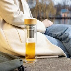 Navaris Glazen Theefles Met Filter - 500 Ml - Waterfles Van Glas - Dubbelwandige Drinkfles - Fles Met Bamboe Dop, Thee Infuser En Hoes -Waterfles Voor Buiten 1200x1200 276