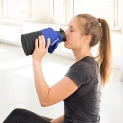 Navaris Enkelwandige Waterfles Van Rvs - Drinkfles - 2L - Extra Grote Roestvrijstalen Fles Met Drinkdop - Ideaal Tijdens Het Sporten - BPA-vrij -Waterfles Voor Buiten 1200x1200 314