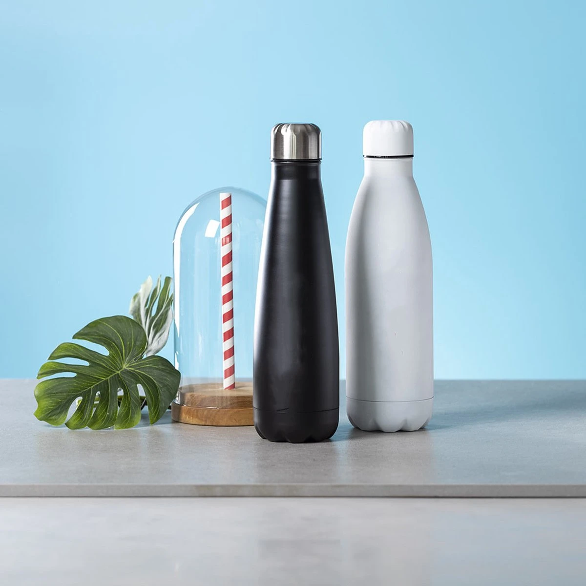 Merkloos Waterfles - Drinkfles RVS - Roestvrijstaal - 790 Ml - Zwart 4 Merkloos Waterfles - Drinkfles RVS - Roestvrijstaal - 790 Ml - Zwart - Afbeelding 2