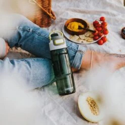 Kambukka Elton Drinkfles 750ml - Olive Green Met 3-in-1 Lid En Makkelijke Reiniging -Waterfles Voor Buiten 1200x1200 367