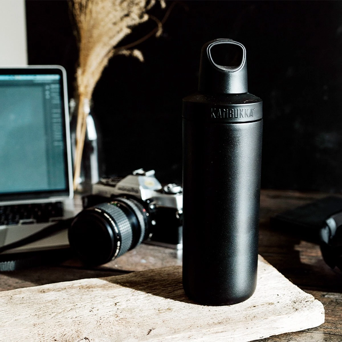 Kambukka Reno Geïsoleerde Drinkfles 500 ML - Matte Black Met Draaidop 7 Kambukka Reno Geïsoleerde Drinkfles 500 ML - Matte Black Met Draaidop - Afbeelding 5