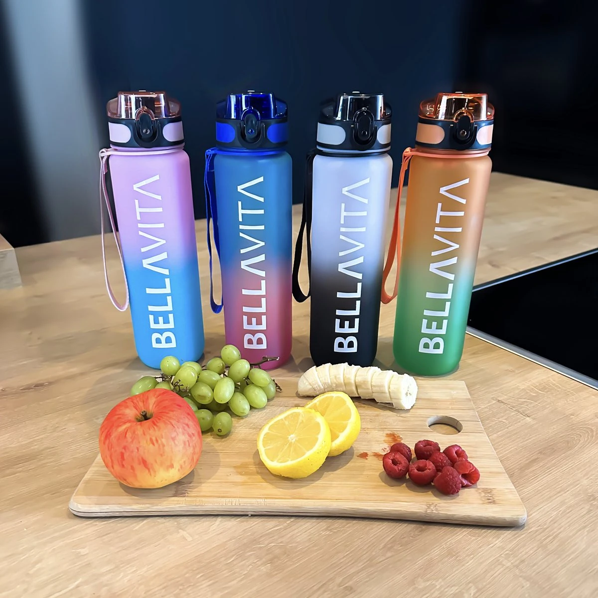 BELLAVITA Drinkfles - Wit / Zwart - Waterfles - Drinkfles Volwassenen - Drinkfles Kinderen - Drinkfles 1 Liter - Fles - 1 Liter - 1000ml - Tritan - Fruitfilter- BPA-vrij - 100% Lekvrij 9 BELLAVITA Drinkfles - Wit / Zwart - Waterfles - Drinkfles Volwassenen - Drinkfles Kinderen - Drinkfles 1 Liter - Fles - 1 Liter - 1000ml - Tritan - Fruitfilter- BPA-vrij - 100% Lekvrij - Afbeelding 7