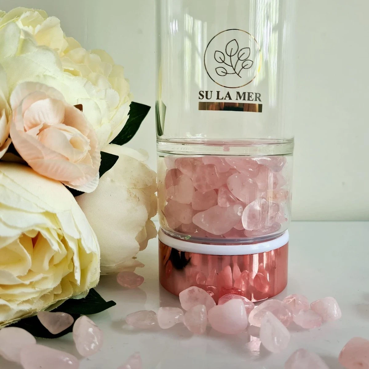 Duurzame Waterfles Met Kristal - Roségoud - Roestvrij Staal - Rozenkwarts Edelstenen - Verrijkt En Verzacht Water - Inclusief Thee/fruit Infuser - Edelstenen - 550 Ml - Waterfles - Drinkfles 11 Duurzame Waterfles Met Kristal - Roségoud - Roestvrij Staal - Rozenkwarts Edelstenen - Verrijkt En Verzacht Water - Inclusief Thee/fruit Infuser - Edelstenen - 550 Ml - Waterfles - Drinkfles - Afbeelding 9