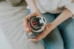 Kambukka Elton Drinkfles 1L - Graphite Met 3-in-1 Lid En Makkelijke Reiniging -Waterfles Voor Buiten 1200x800 113