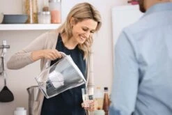 BRITA - Waterfilterkan Marella Cool - Wit - 2,4L + 12 MAXTRA+ Waterfilterpatronen -Waterfles Voor Buiten 1200x800 154