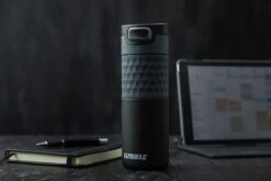 Kambukka Etna Grip Thermosbeker 500 Ml - Makkelijk Reinigen - Lekvrije Koffiebeker - Zwart -Waterfles Voor Buiten 1200x800 166