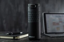 Kambukka Etna Grip Thermosbeker 500 Ml - Makkelijk Reinigen - Lekvrije Koffiebeker - Zwart -Waterfles Voor Buiten 1200x800 170