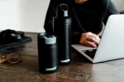 Kambukka Olympus Thermosbeker 300 Ml - Makkelijk Reinigen - Lekvrije Koffiebeker - RVS - Jet Black -Waterfles Voor Buiten 1200x800 214