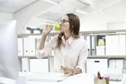 BRITA - Waterfilterfles VITAL - 0,6L - Roze - Inclusief 1 MicroDisc Waterfilter -Waterfles Voor Buiten 1200x801 13