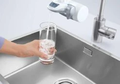 BRITA On Tap Faucet Filtration System - Uitstekend Smakend Gefilterd Water - Inclusief 1 BRITA ON TAP Kraanfilter - 600 Liter Water Gefilterd Per Patroon - Witte Kleur -Waterfles Voor Buiten 1200x839 1