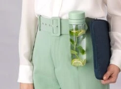 Brabantia Make & Take Drinkfles Met Fruitfilter - 0,5 L - Jade Green 13 Brabantia Make & Take Drinkfles Met Fruitfilter - 0,5 L - Jade Green -Waterfles Voor Buiten 1200x882