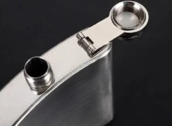 Merkloos Maxium Jack Daniels Heupfles - Zilver - RVS - Drankfles - Flacon - Zakfles - Zakflacon - Drankflacon - Heupfles - Veldfles - Incl. Trechter En Bekertjes 20 Merkloos Maxium Jack Daniels Heupfles - Zilver - RVS - Drankfles - Flacon - Zakfles - Zakflacon - Drankflacon - Heupfles - Veldfles - Incl. Trechter En Bekertjes -Waterfles Voor Buiten 1200x886