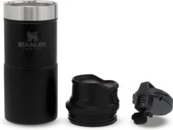Stanley Trigger-Action Travel Mug 0.35L - Thermosfles - Matt Black -Waterfles Voor Buiten 1200x897 4