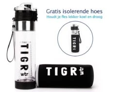 TIGR The Infuser - Drinkfles - Waterfles Met Fruit Filter - 100% BPA Vrij - 700ml - Zwart -Waterfles Voor Buiten 1200x928 4