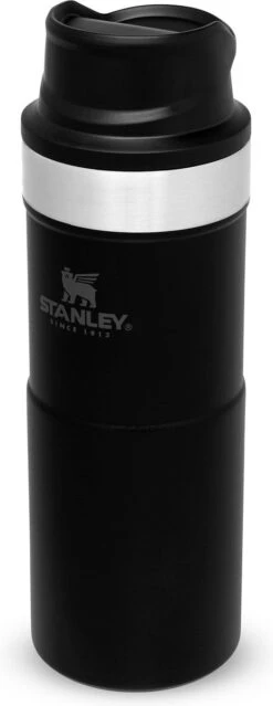 Stanley Trigger-Action Travel Mug 0.35L - Thermosfles - Matt Black -Waterfles Voor Buiten 464x1200 3