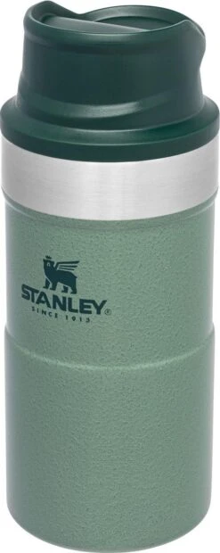 Stanley The Trigger-Action Travel Mug 0,25L - Thermosfles - Hammertone Green 18 Stanley The Trigger-Action Travel Mug 0,25L - Thermosfles - Hammertone Green -Waterfles Voor Buiten 478x1200 2