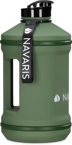 Navaris Waterfles Van Lichte Kunststof - Drinkfles 2L - Extra Grote Fles Met Drinkdop - Ideaal Voor Sport, Fitness, Yoga En Kamperen