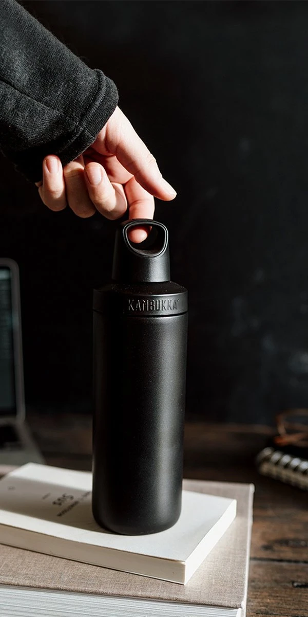 Kambukka Reno Geïsoleerde Drinkfles 500 ML - Matte Black Met Draaidop 8 Kambukka Reno Geïsoleerde Drinkfles 500 ML - Matte Black Met Draaidop - Afbeelding 6