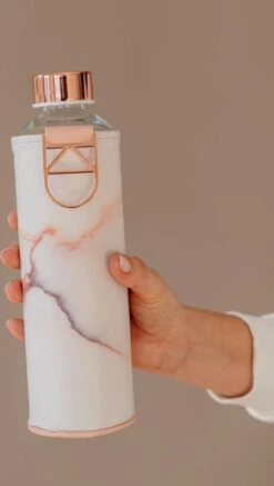 Equa Glazen Waterfles - Lava - 750 Ml - Mismatch Met Hoes - Imitatieleer - BPA Vrij -Waterfles Voor Buiten 678x1200 2