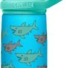 CamelBak Eddy+ Kids SST Vacuum Insulated - Isolatie Drinkfles - 350 Ml - Blauw (School Of Sharks) 1 CamelBak Eddy+ Kids SST Vacuum Insulated - Isolatie Drinkfles - 350 Ml - Blauw (School Of Sharks) -Waterfles Voor Buiten 706x1200 1