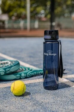 Waterfles 1 Liter Vaatwasserbestendig - Lekvrije 1L Drinkfles - Volwassenen & Kinderen - Sport Bidon Drinkbus - Donkerblauw - King Mungo -Waterfles Voor Buiten 800x1200 50