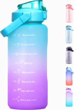 By Bresi - Waterfles 2 Liter - Groen/Paars - Gratis Armband - Waterfles Met Rietje - Grote Waterfles - Sportbidon - Twee Liter Waterfles - Sportfles - Sportfles Fitness - Bottle 2 Liter- Drinkfles - Schenkfles - Drinkbus - Armband - Waterflessen