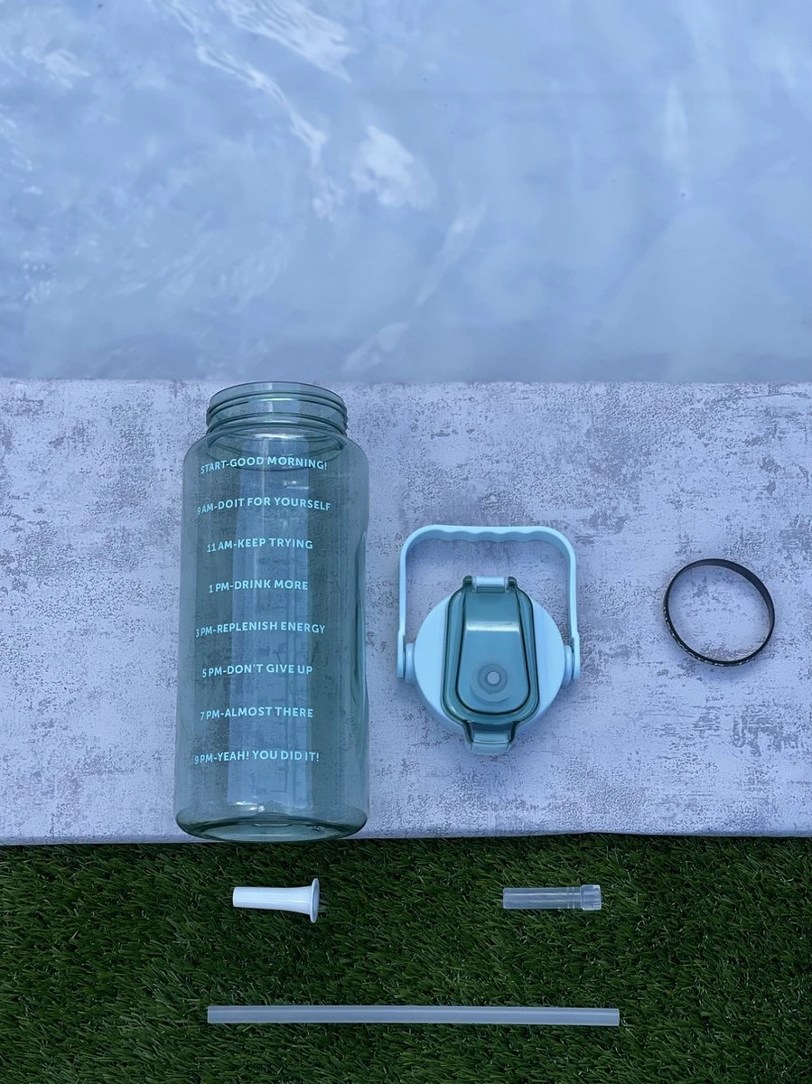 Merkloos 2 Liter Waterfles Groen Transparant - Gratis Armband - Grote Waterfles - Motivatie Fles - Bidon - Twee Liter Waterfles - Sportfles - Waterkan - Gallon - 2 Liter Bottle - Drinkfles - Schenkfles - Groen Transparant - Zwart Armbandje 5 Merkloos 2 Liter Waterfles Groen Transparant - Gratis Armband - Grote Waterfles - Motivatie Fles - Bidon - Twee Liter Waterfles - Sportfles - Waterkan - Gallon - 2 Liter Bottle - Drinkfles - Schenkfles - Groen Transparant - Zwart Armbandje - Afbeelding 3