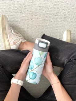 Kambukka Etna Thermosbeker 500 Ml - Makkelijk Reinigen - Lekvrije Koffiebeker - Eucalyptus Leaves -Waterfles Voor Buiten 900x1200 34