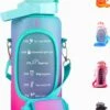 By Bresi - Waterfles 2 Liter MET Sleeve Groen/Paars - Gratis Armband - Waterfles Met Rietje -Drinkfles Met Rietje - Grote Waterfles - Bottle 2 Liter - Sportbidon - Sportfles Fitness - Waterkan - Gallon - Schenkfles - Waterflessen - Drinkbus -Waterfles Voor Buiten 907x1200 2