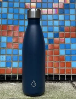 Wattamula Design Eco RVS Drinkfles - Donkerblauw - Extra Dop Met Rietje En Carrier - 500 Ml - Waterfles - Thermosfles - Sport -Waterfles Voor Buiten 918x1200 1