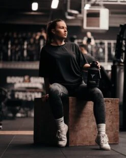 Breaking Limits Stalen Waterfles 2 Liter – Drinkfles – Gemaakt Van Roestvrij Staal – Grote Waterfles – Waterjug – Bidon 2 Liter – 2.2 Liter - Zwart 21 Breaking Limits Stalen Waterfles 2 Liter – Drinkfles – Gemaakt Van Roestvrij Staal – Grote Waterfles – Waterjug – Bidon 2 Liter – 2.2 Liter - Zwart -Waterfles Voor Buiten 959x1200 3